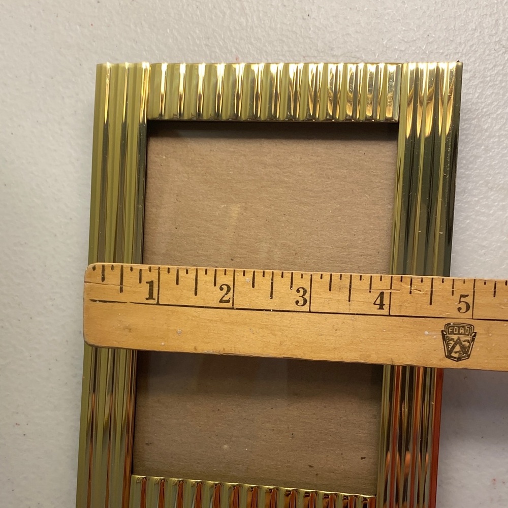 Elegant Gold Tone Ribbed Texture Picture Frame - Picture 11 of 11